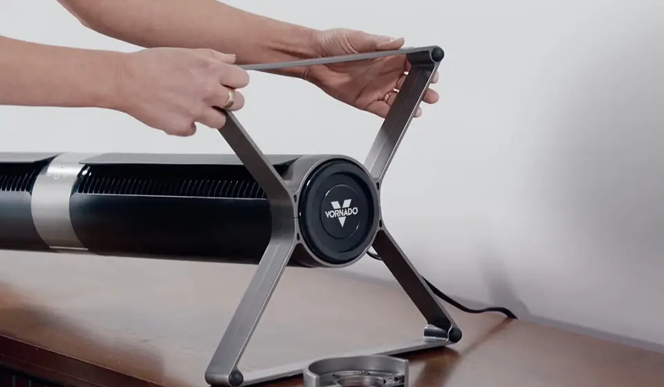 Airbar 4 Magnetic Base The tower's magnetic base allows you to easily snap off one side to attach to the other for easy transition from tower fan to horizontal Airbar